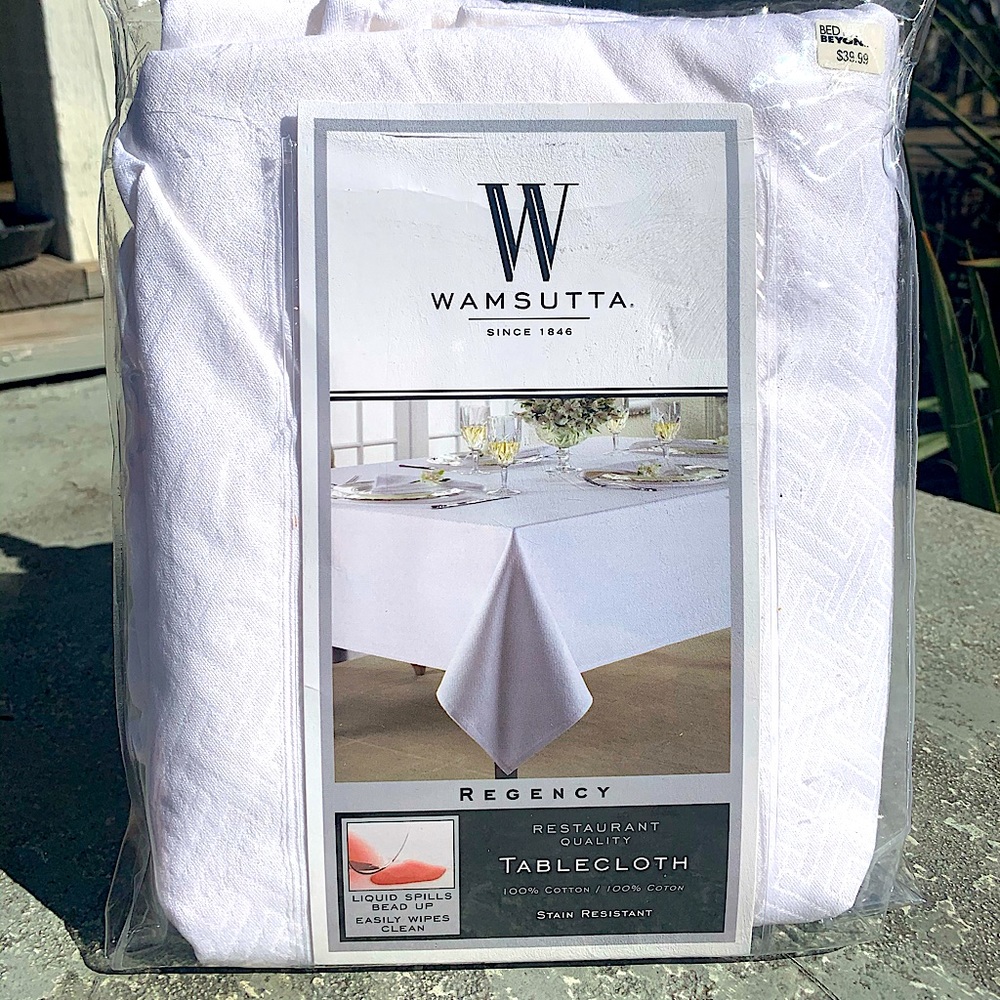 NWT Wamsutta Round Table Cloth & BONUS 7 Napkins